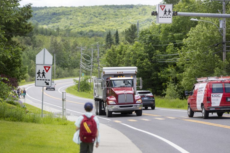 Replica |  Should pedestrians be made aware?