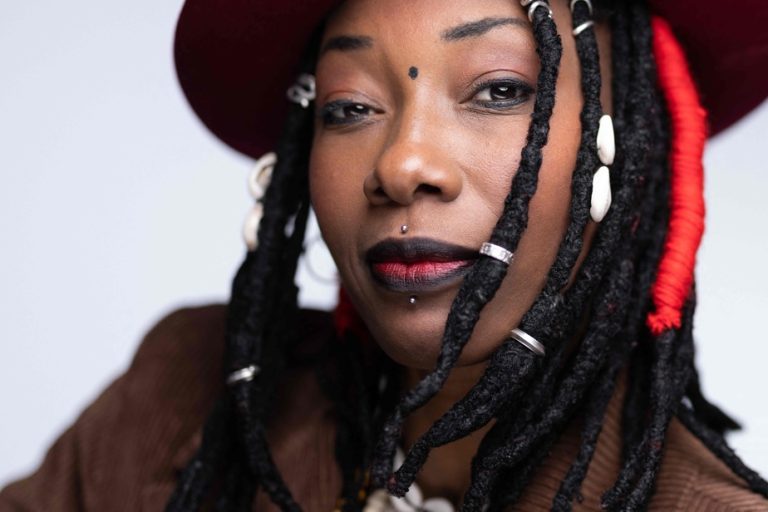 Review of London Ko, by Fatoumata Diawara |  His blues is a hot color