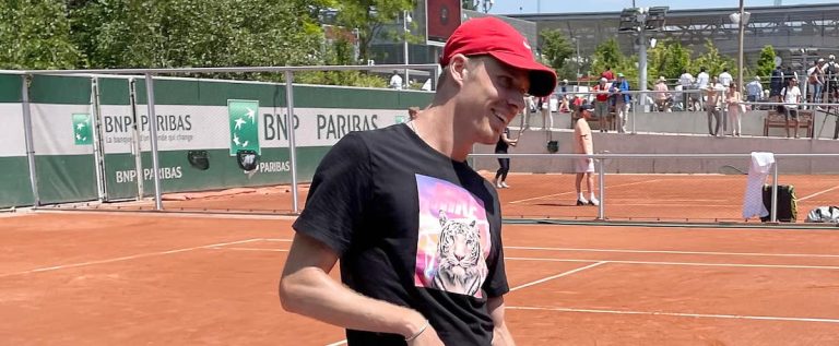 Roland-Garros: a Shapovalov all smiles in training