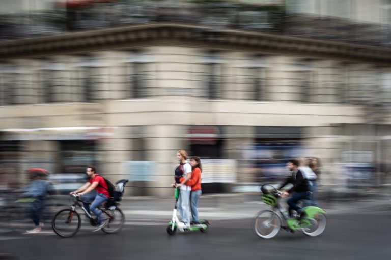 Self-service electric scooters |  The enemy of Paris