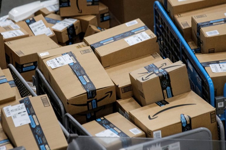 Sherbrooke |  Woman arrested for stealing Amazon parcels