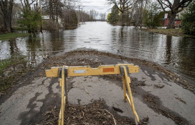 Significant damage in Lanaudière, which remains on the alert