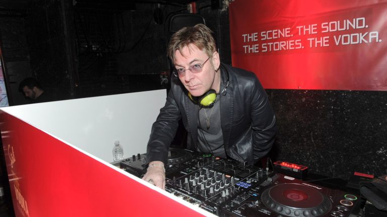 Smiths bassist Andy Rourke dies aged 59