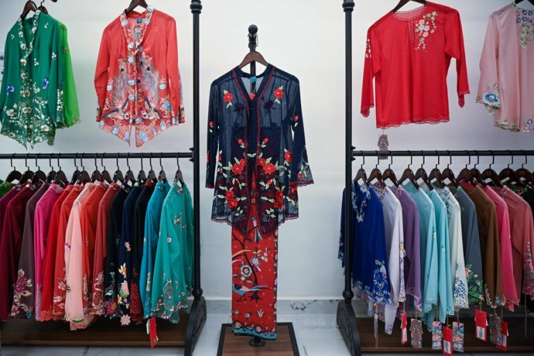 Southeast Asian Iconic Clothing |  The kebaya in search of recognition