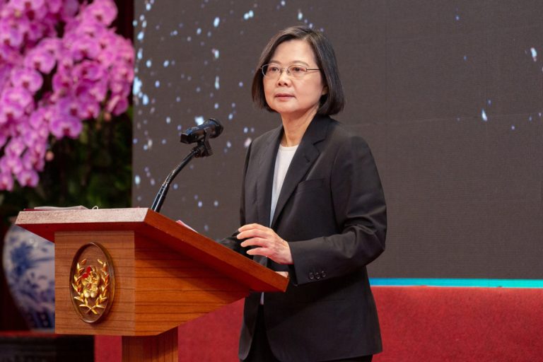 Taiwan |  The president promises to maintain the “status quo” with Beijing