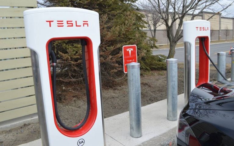 Tesla charging stations open to all: here are the details for Canada