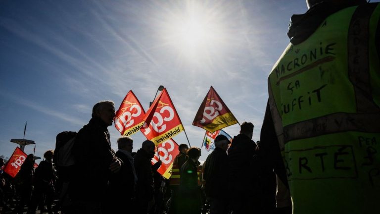 The CGT says it is preparing an appeal against the ban on demonstrations in Lyon tomorrow, where Emmanuel Macron will be traveling