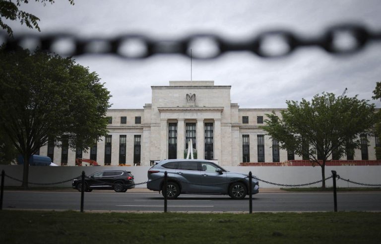 The Fed raises rates by a quarter of a percentage point