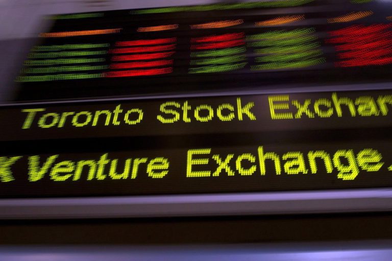 The Toronto Stock Exchange closes lower