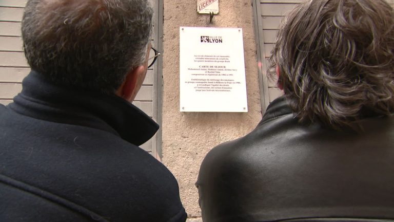 The city of Lyon pays tribute to the Carte de séjour group with a plaque in the Croix-Rousse district