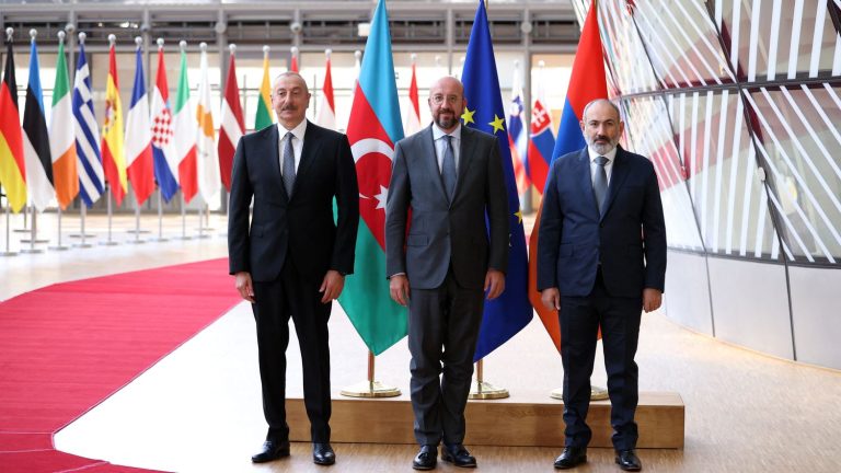 The leaders of Armenia and Azerbaijan, who are fighting over Nagorno-Karabakh, will meet in Brussels on Sunday