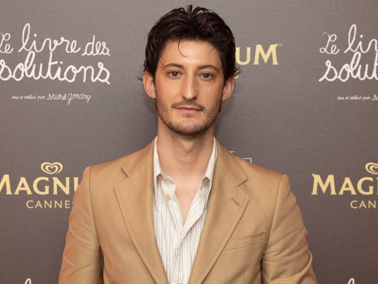 This crazy discovery that Internet users made about Pierre Niney following his imitation