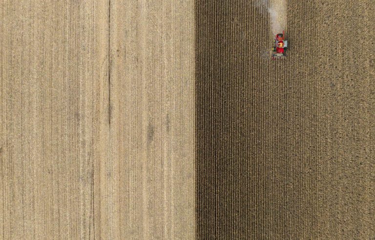 Too compacted, agricultural land in Montérégie is severely lacking in oxygen