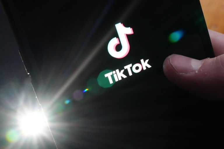 Trending on TikTok |  A weight loss filter harms users’ body image