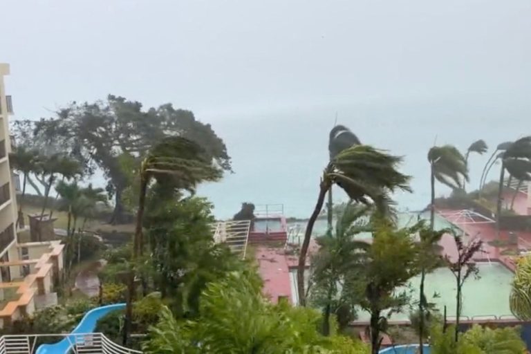 Typhoon Mawar |  “Destructive” gusts of wind on the island of Guam