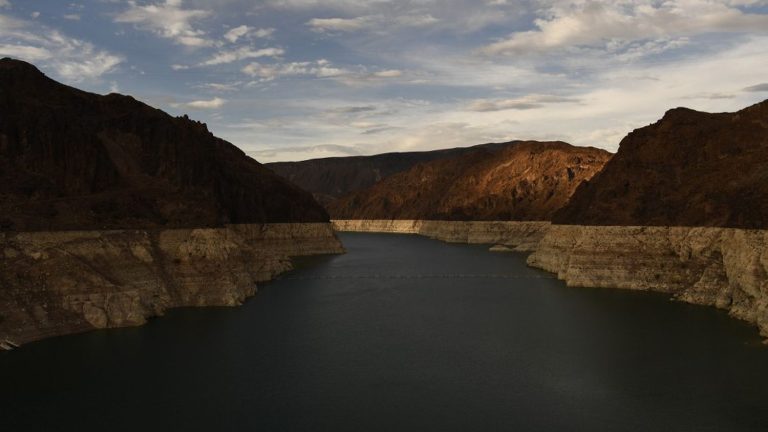 US states reach “historic” agreement to protect the Colorado River