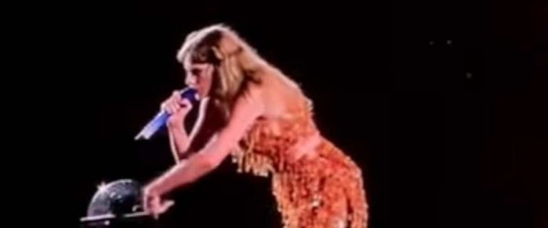 [VIDÉO] Taylor Swift defends a concertgoer