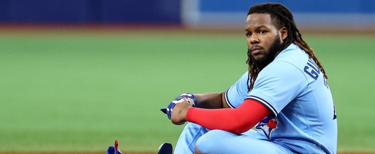 Vladimir Guerrero son is humiliated and he reacts in the best way