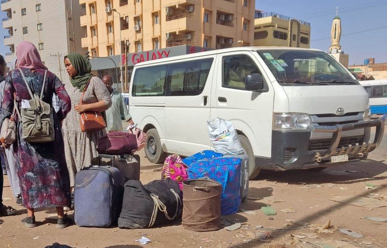 War rages in Sudan, negotiations stall in Saudi Arabia