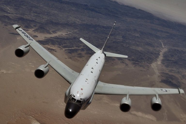 Washington denounces an “aggressive maneuver” by a Chinese military plane