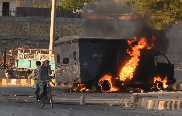 Wave of protests in Pakistan after the arrest of ex-prime minister Imran Khan