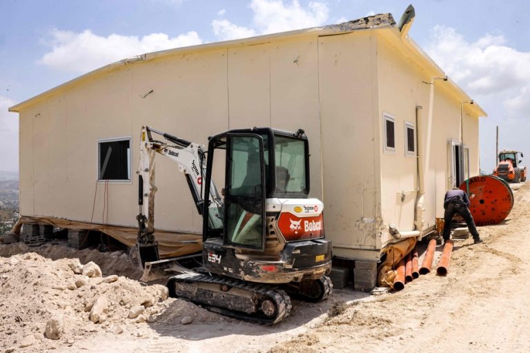 West Bank |  New step towards the reconstruction of a former Israeli colony