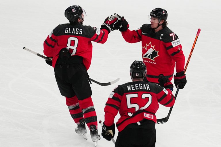 World Hockey Championship |  Canada defeats Finland to advance to semi-finals