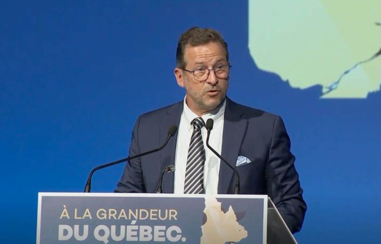 Yves-François Blanchet joins forces with the PQ and shoots a few arrows at the CAQ