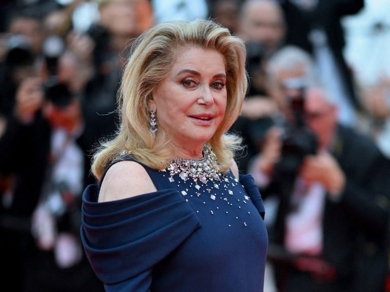 big hiccup in full live… the actress makes a huge blunder while delivering her opening speech at the Cannes Film Festival