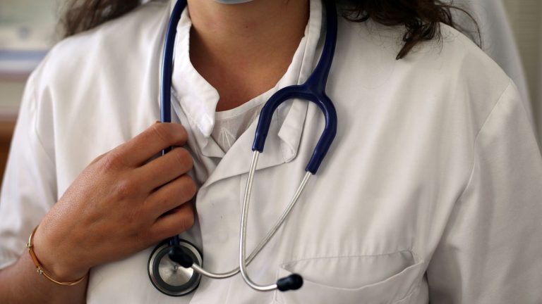 more than 8 out of 10 female doctors have already felt discriminated against in their career because of their gender, according to a study