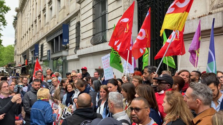 on strike, Vertbaudet employees demonstrate in Paris