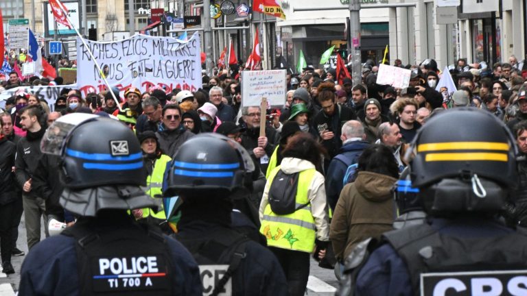 the Ministry of Justice recognizes the existence of a file of demonstrators in Lille