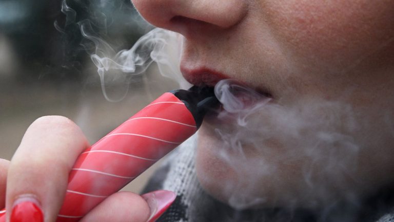 the Puff, banned in several European countries, in the crosshairs of health officials in France