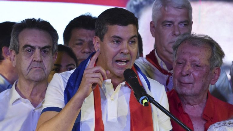 the conservative Santiago Peña wins the presidential election