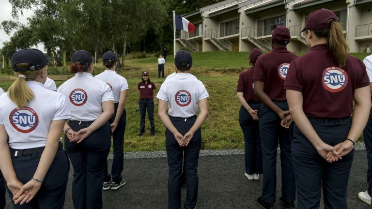 the government plans a 12-day internship for high school students from the start of the school year in September