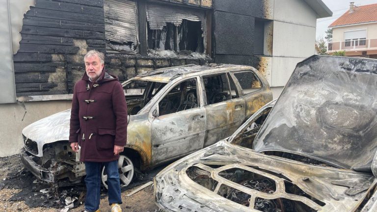 the mayor of Saint-Brevin-les-Pins announces his resignation, a few weeks after the fire at his home