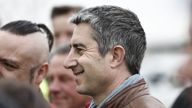 the rebellious deputy François Ruffin calls for donations