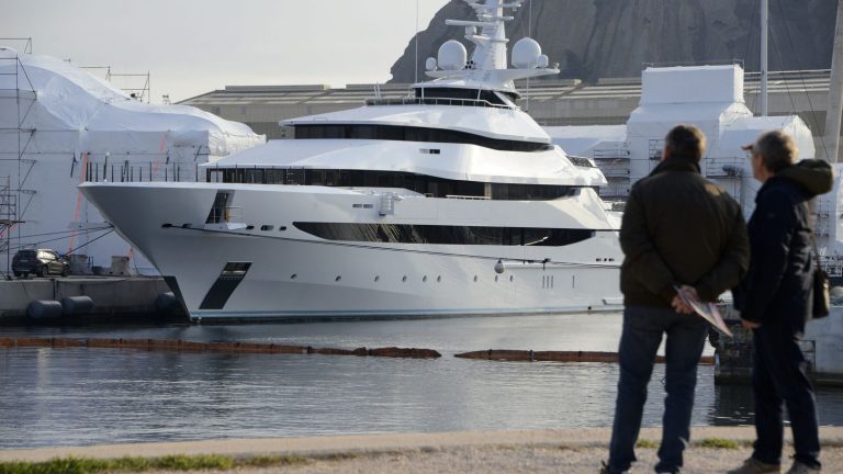 who pays for the maintenance of frozen Russian yachts in France?