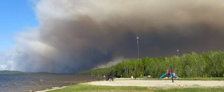 [À VOIR] Forest fires in Lebel-sur-Quévillon: “It was like a fire monster”