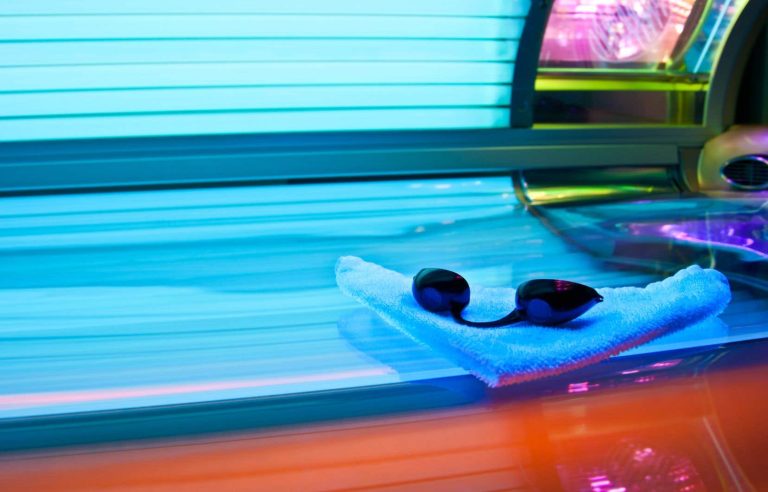 A coalition wants to close tanning salons in Quebec