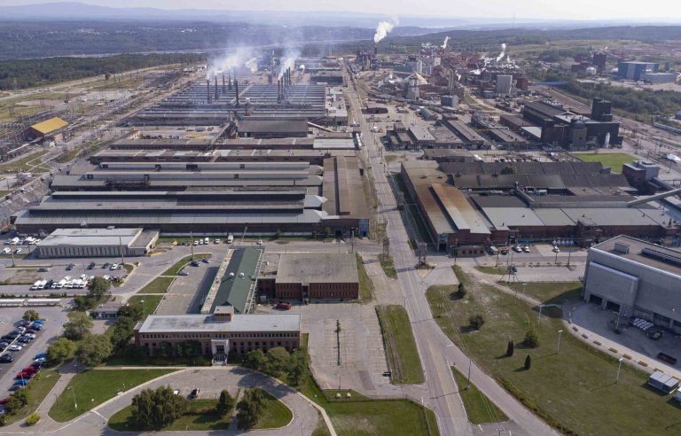 Aluminum smelters call for competitive electricity rates in Quebec