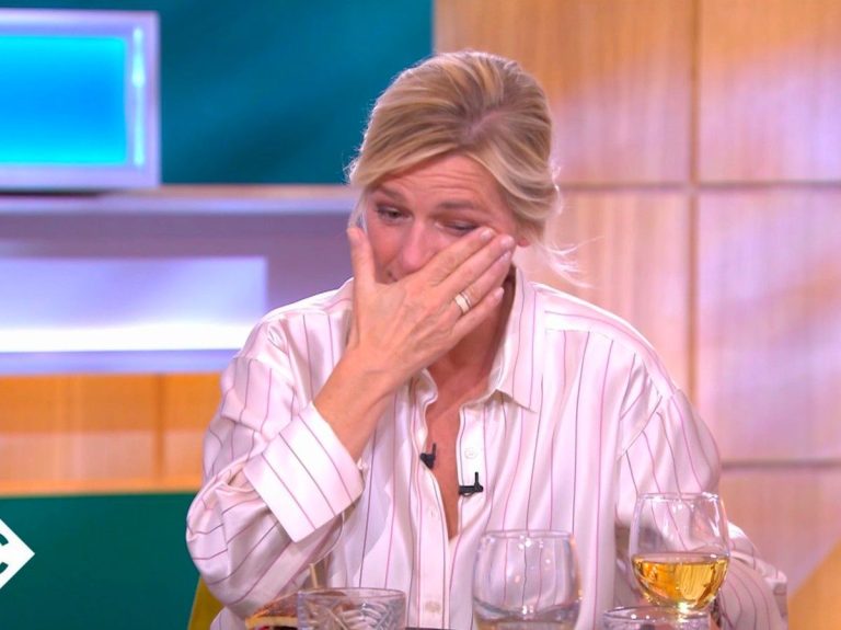 Anne-Élisabeth Lemoine in tears because of Bertrand Chameroy in “C à Vous”, the host unable to contain her tears after this sequence!