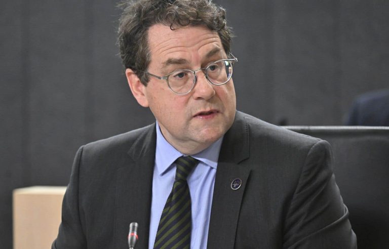 Bernard Drainville wants to improve students’ mastery of French