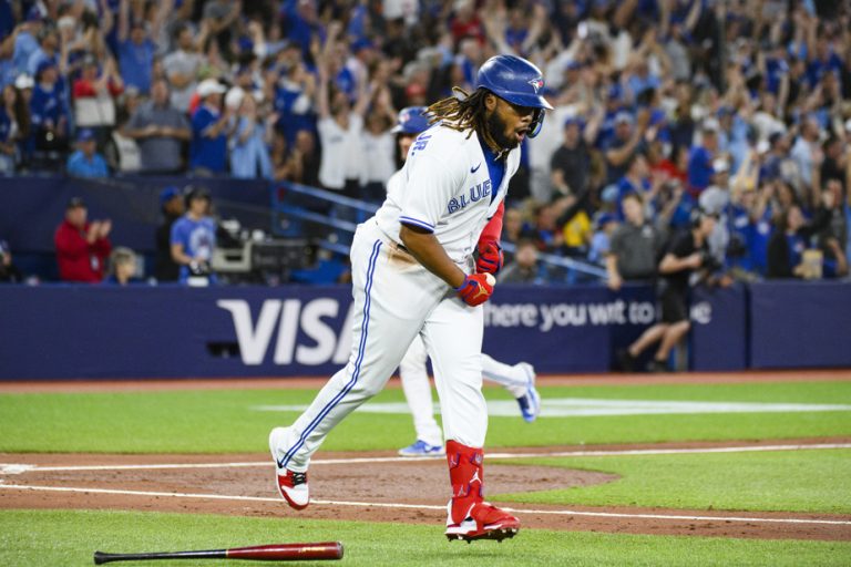 Blue Jays lose to Athletics 5-4