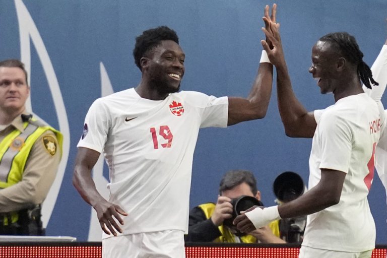 Canada advance to CONCACAF final