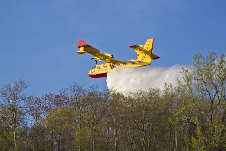 Canadair Air Tankers |  Essentials, but few deliveries