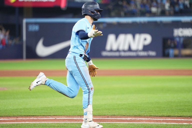 Cavan Biggio helps Blue Jays come from behind to beat Twins