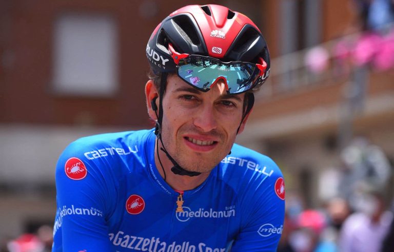 Cyclist Gino Mäder dies after a fall during the Tour de Suisse