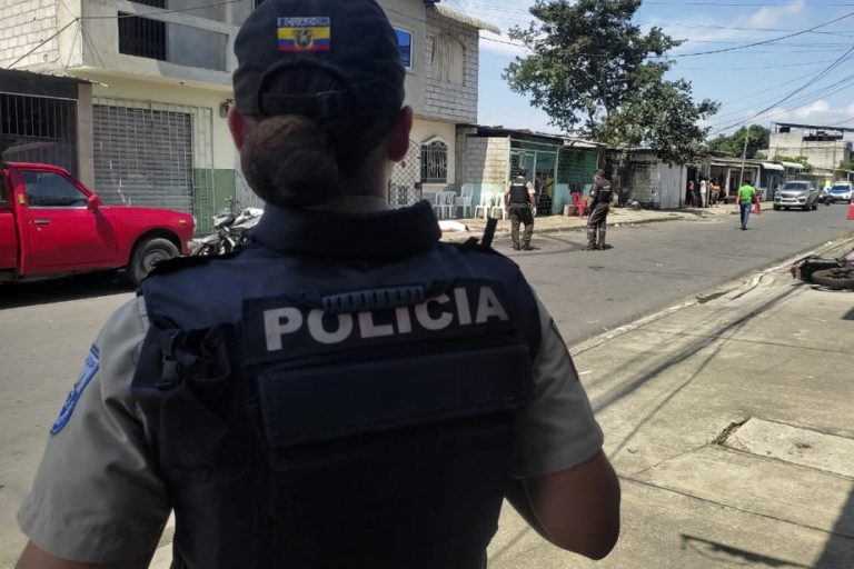 Ecuador |  Shooting between alleged rival gangs leaves eight dead