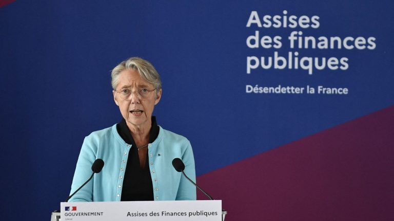 Elisabeth Borne presents her plan to reduce the debt